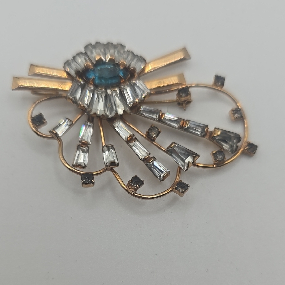 Vintage Phyllis Gold Filled Eye In A Rain Cloud Pin Stamped 1/20 12k GF
